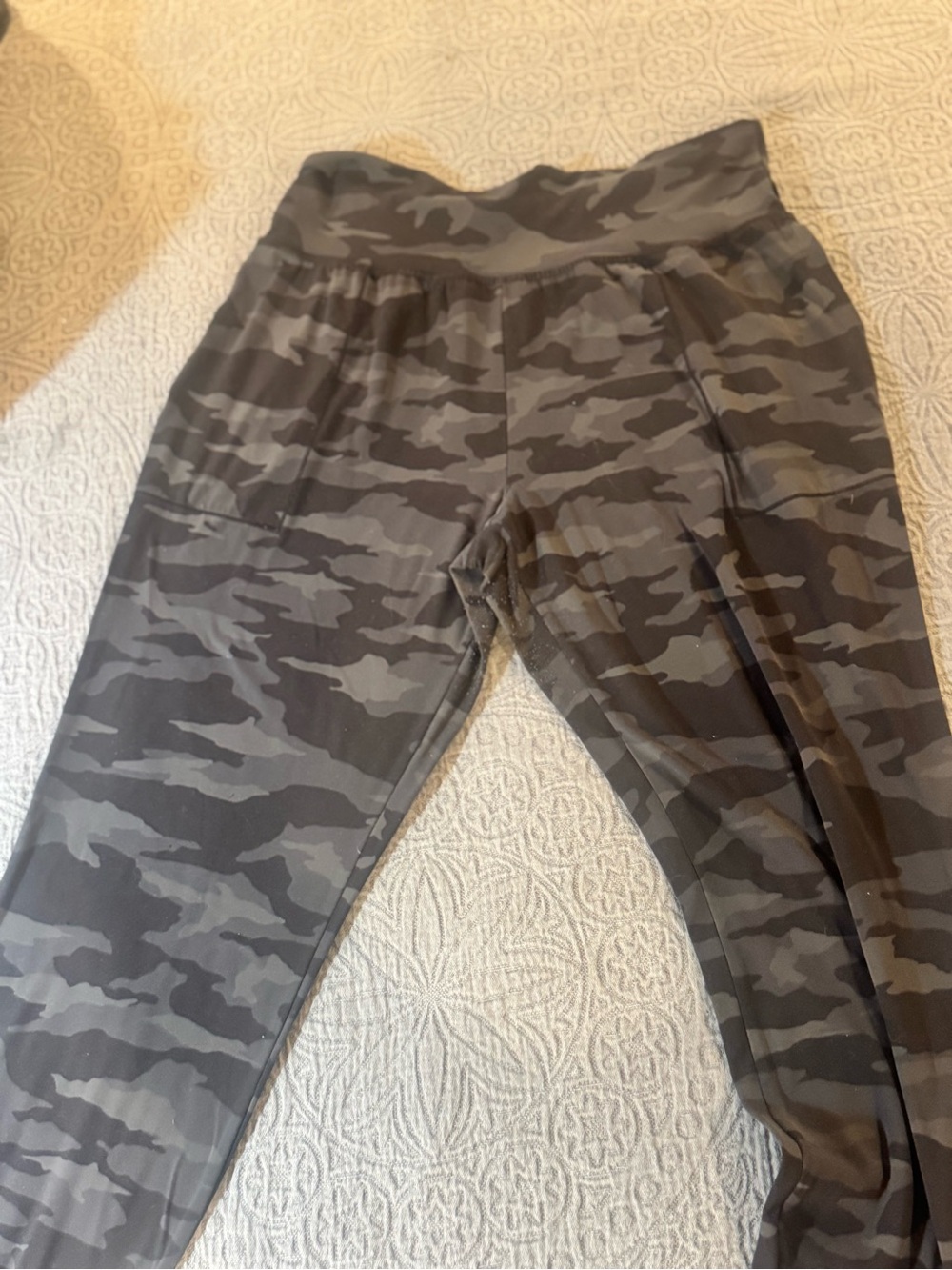 Athleta SalutationCargo Joggers Gray Camo